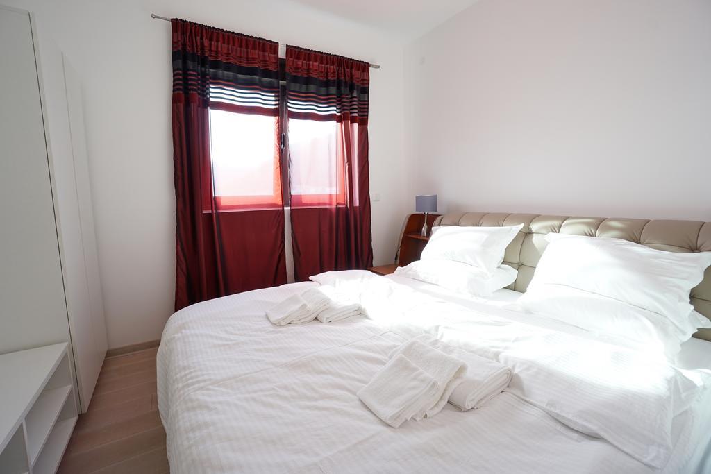 Budva Bay Breeze Apartments ภายนอก รูปภาพ